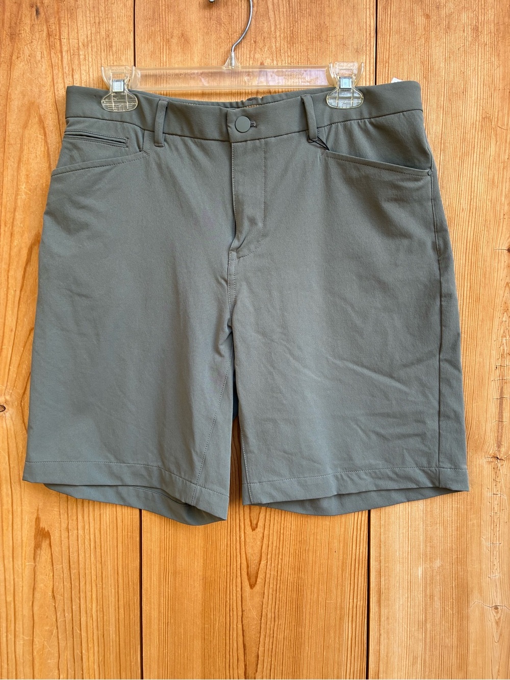 NWT REI Sun Up Shorts in Sage Grey 
Size 34